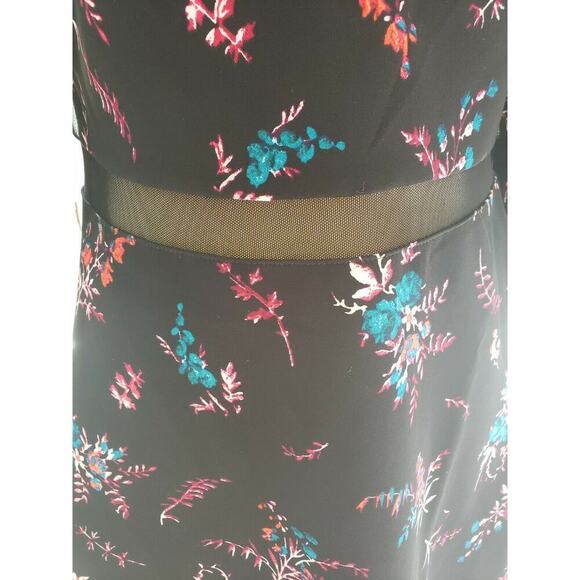 GUESS BLACK FLORAL DRESS WITH SHEER ACCENT SIZE 4 - Picture 5 of 7